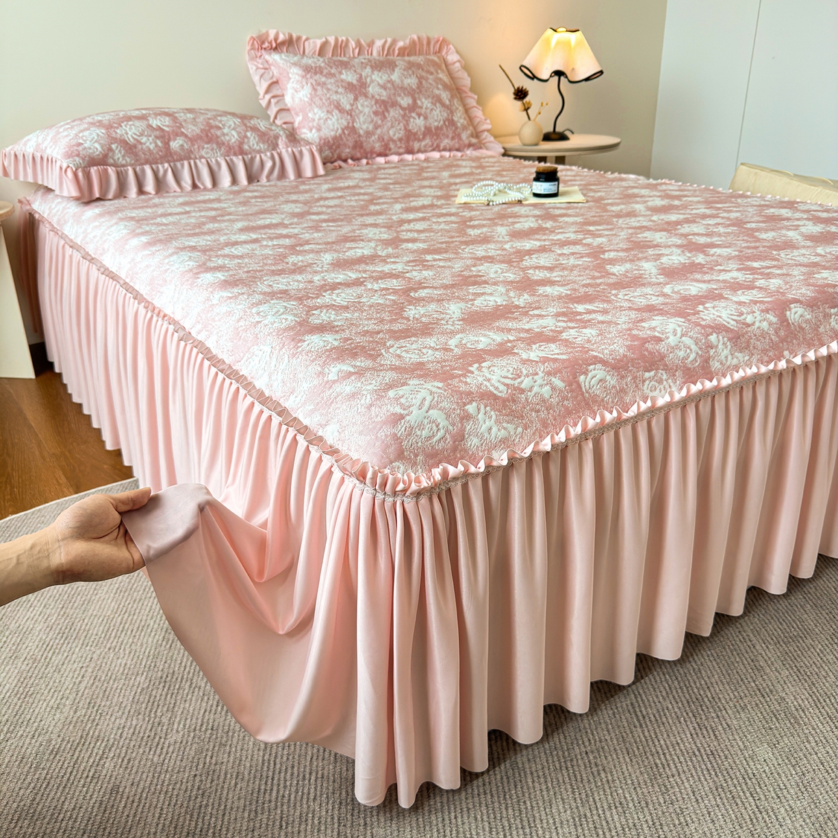 91家纺网 家纺一手货源 找家纺 柔品 2026春夏新款PE中分子床裙款凉席席子-梦里繁花 床裙 梦里繁花 粉