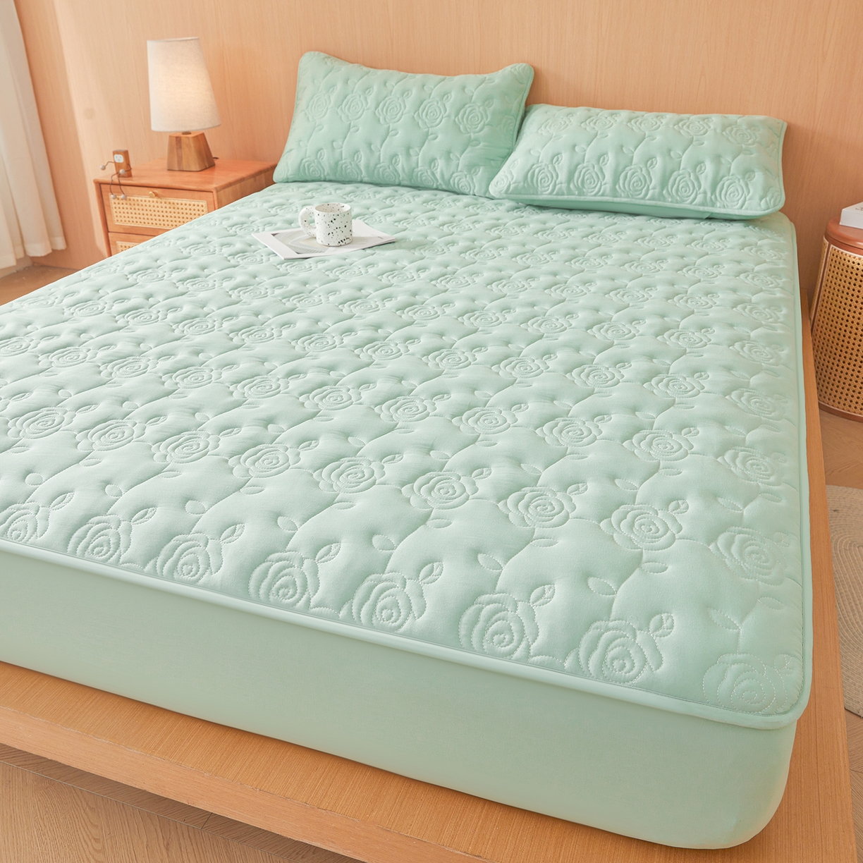 91家纺网 家纺一手货源 找家纺 柔品 2026新款牛奶棉蚕蛹蛋白夹棉单床笠 床笠单件-玫瑰伊人 玫瑰伊人 青绿