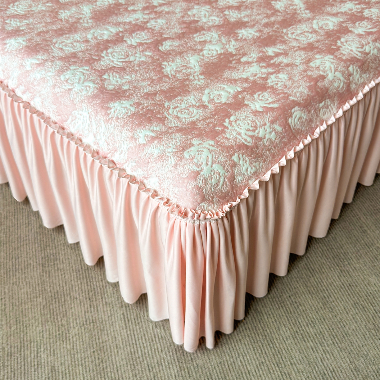 91家纺网 家纺一手货源 找家纺 柔品 2026春夏新款PE中分子床裙款凉席席子-梦里繁花 床裙 梦里繁花 粉