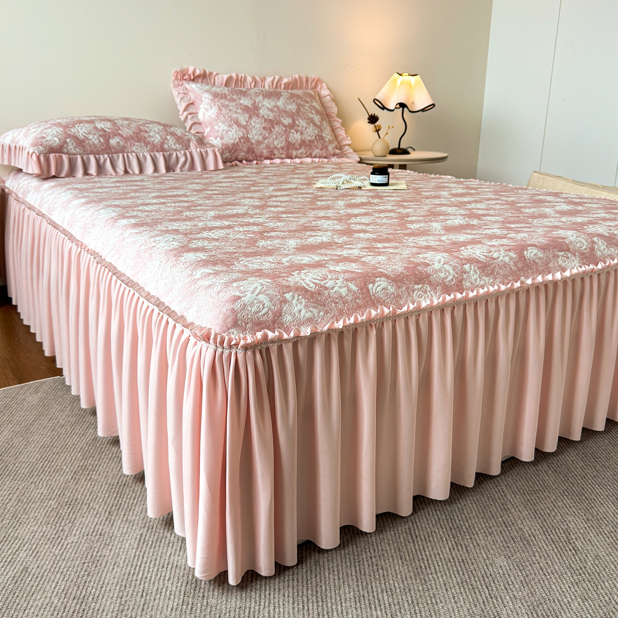 91家纺网 家纺一手货源 找家纺 柔品 2026春夏新款PE中分子床裙款凉席席子-梦里繁花 床裙 梦里繁花 粉