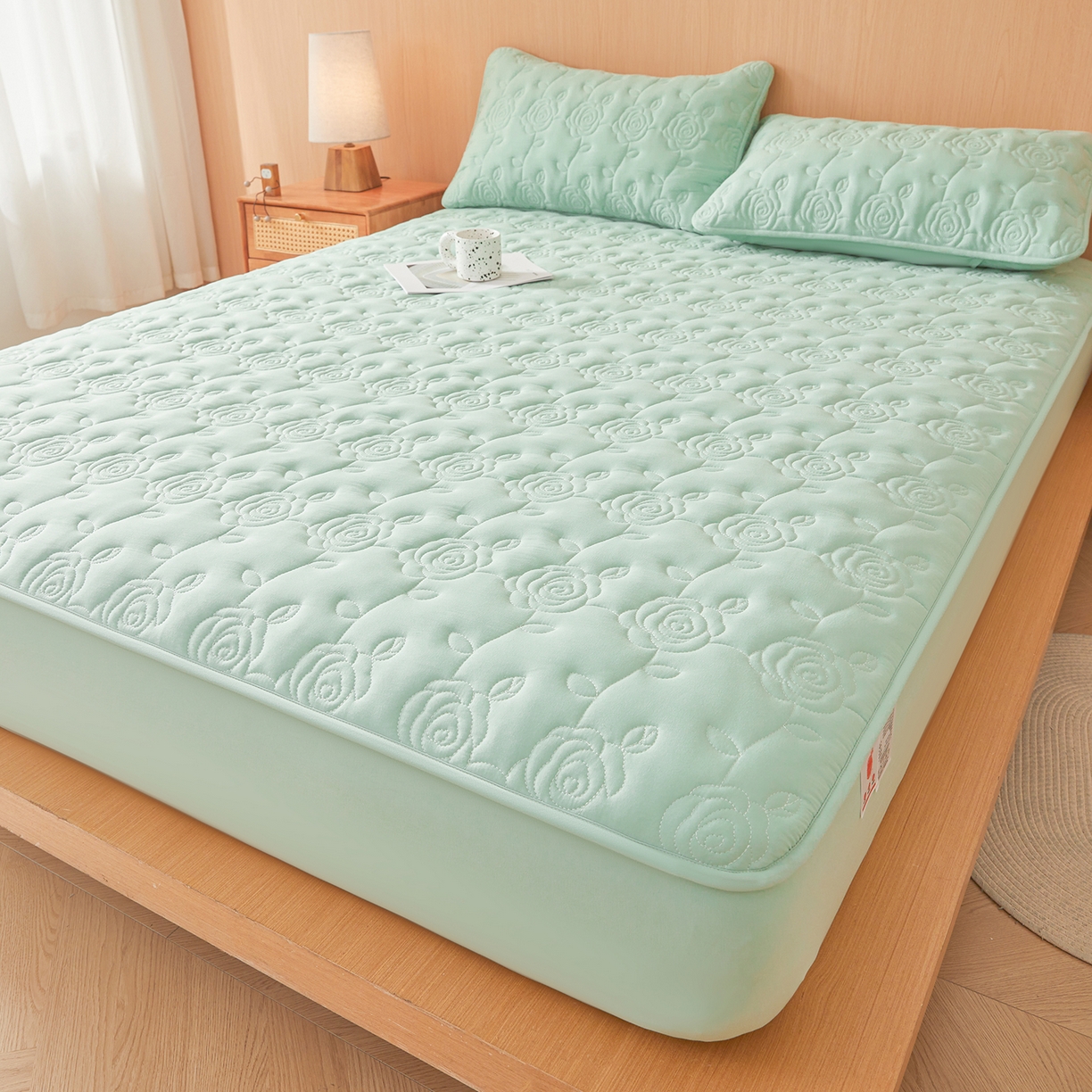 91家纺网 家纺一手货源 找家纺 柔品 2026新款牛奶棉蚕蛹蛋白夹棉单床笠 床笠单件-玫瑰伊人 玫瑰伊人 青绿