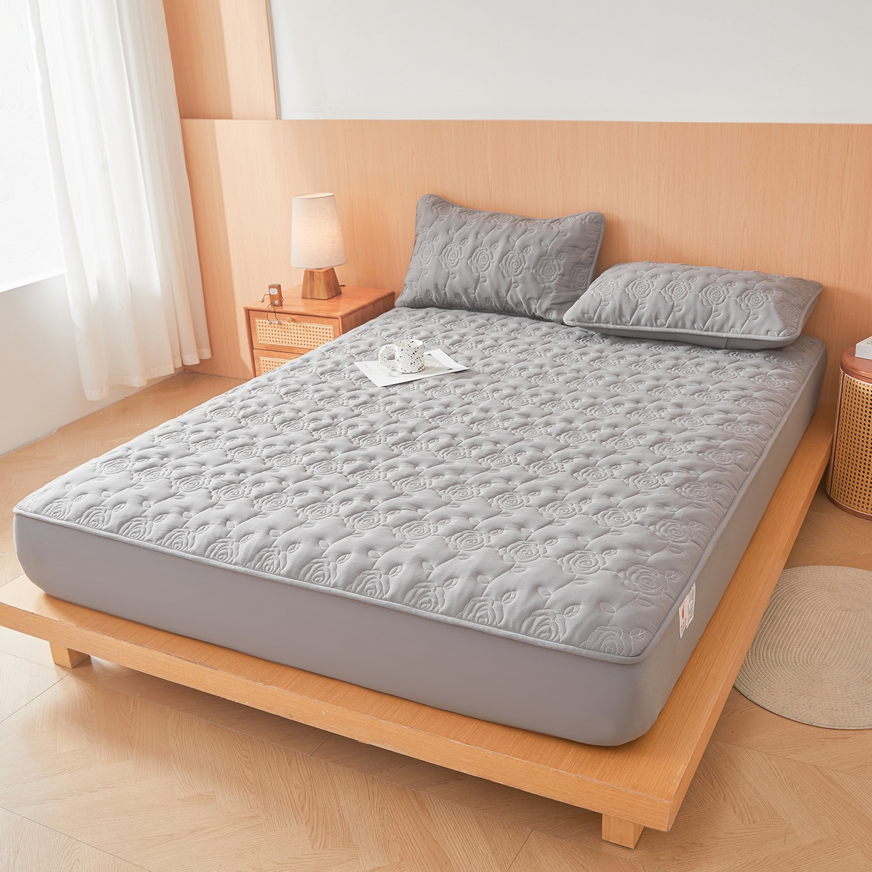 91家纺网 家纺一手货源 找家纺 柔品 2026新款牛奶棉蚕蛹蛋白夹棉单床笠 床笠单件-玫瑰伊人 玫瑰伊人 深灰