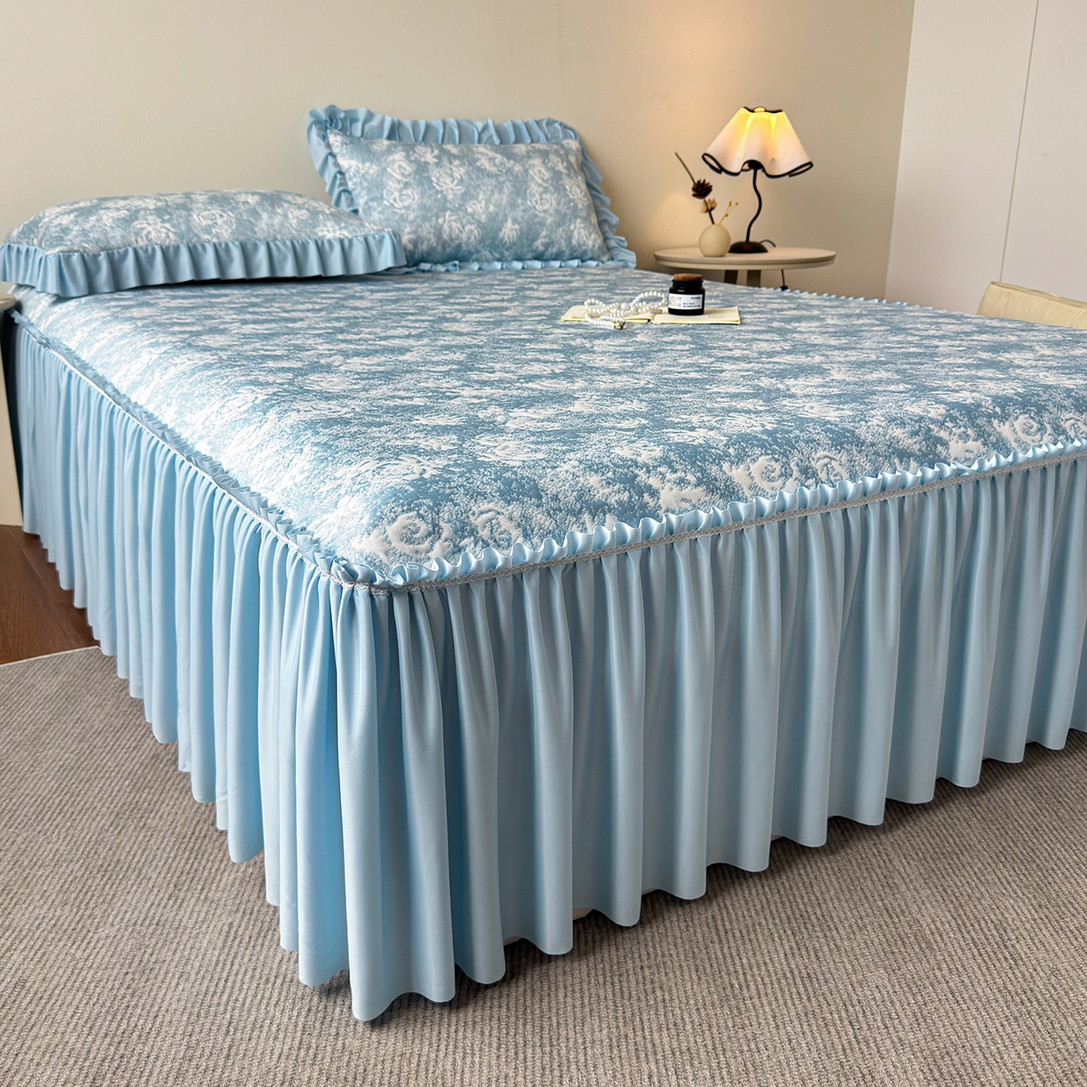 91家纺网 家纺一手货源 找家纺 柔品 2026春夏新款PE中分子床裙款凉席席子-梦里繁花 床裙 梦里繁花 蓝