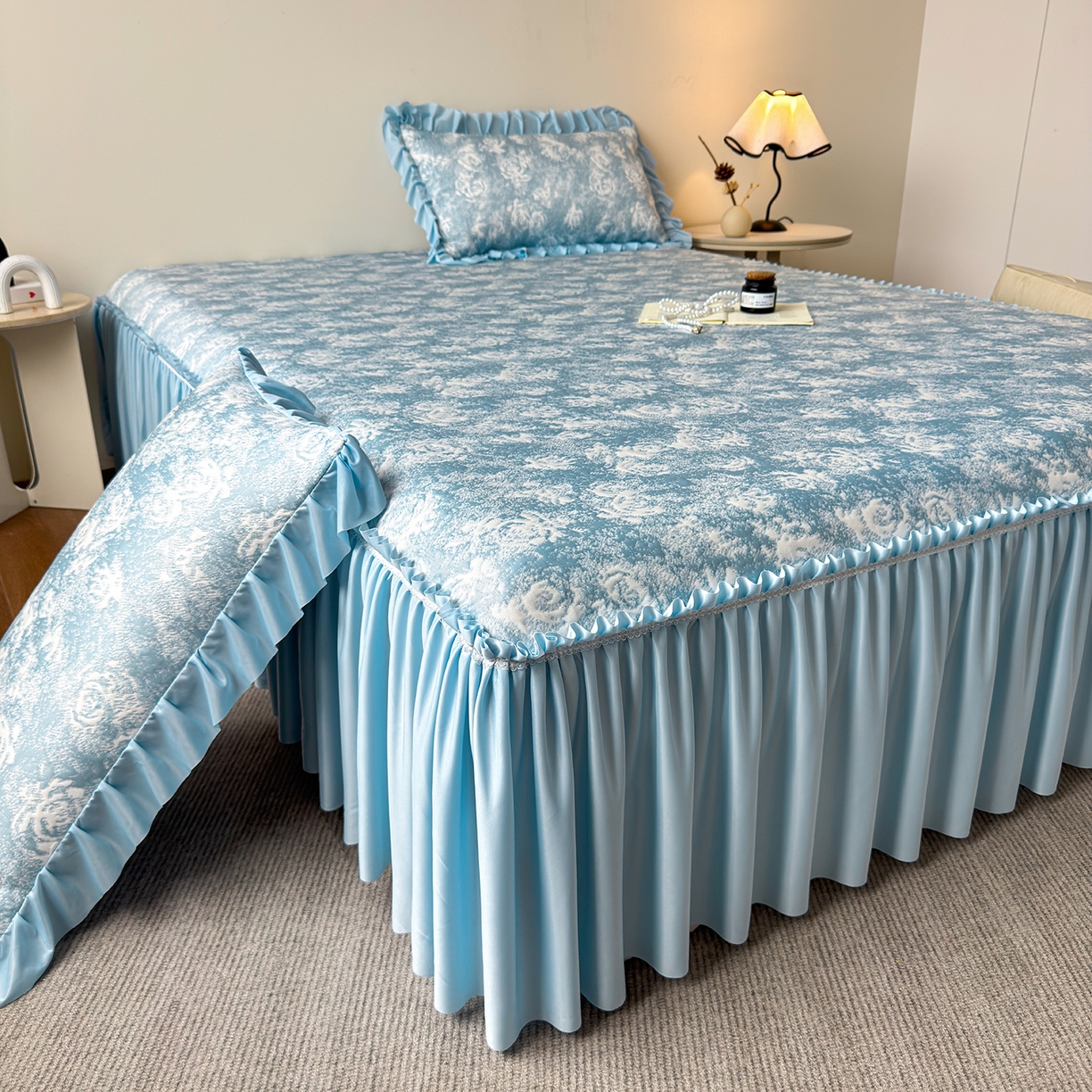 91家纺网 家纺一手货源 找家纺 柔品 2026春夏新款PE中分子床裙款凉席席子-梦里繁花 床裙 梦里繁花 蓝