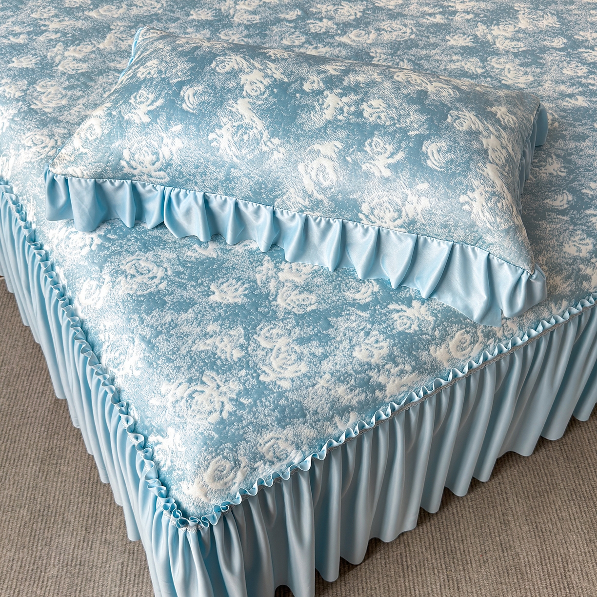 91家纺网 家纺一手货源 找家纺 柔品 2026春夏新款PE中分子床裙款凉席席子-梦里繁花 床裙 梦里繁花 蓝