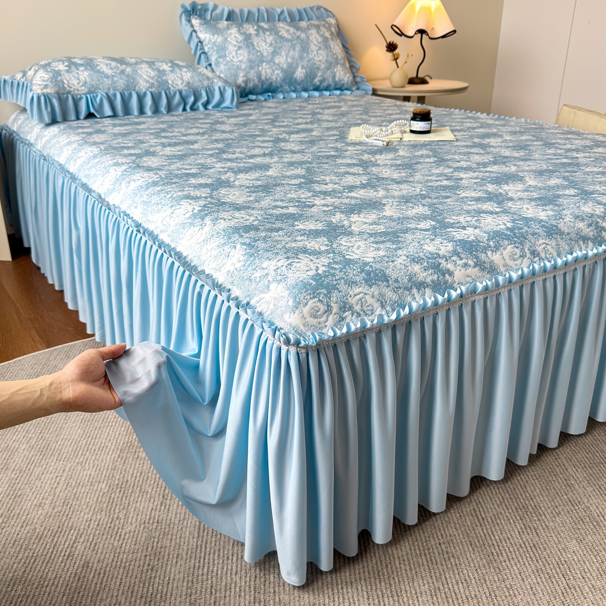 91家纺网 家纺一手货源 找家纺 柔品 2026春夏新款PE中分子床裙款凉席席子-梦里繁花 床裙 梦里繁花 蓝