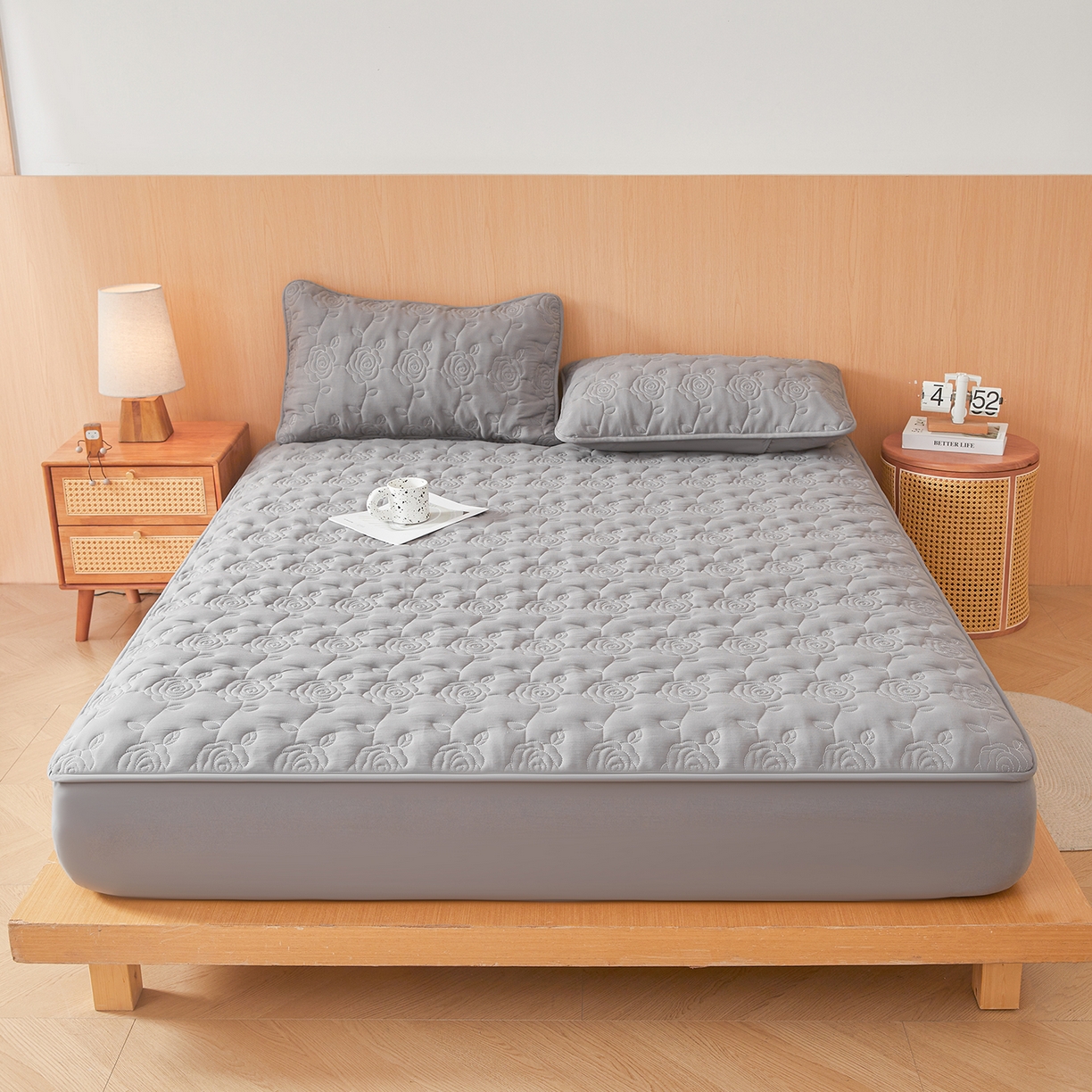 91家纺网 家纺一手货源 找家纺 柔品 2026新款牛奶棉蚕蛹蛋白夹棉单床笠 床笠单件-玫瑰伊人 玫瑰伊人 深灰