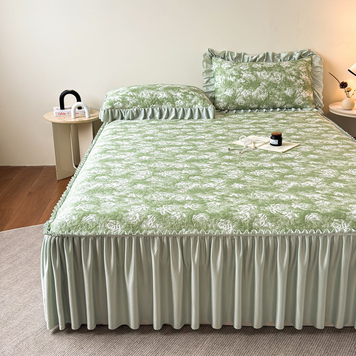 91家纺网 家纺一手货源 找家纺 柔品 2026春夏新款PE中分子床裙款凉席席子-梦里繁花 床裙 梦里繁花 绿