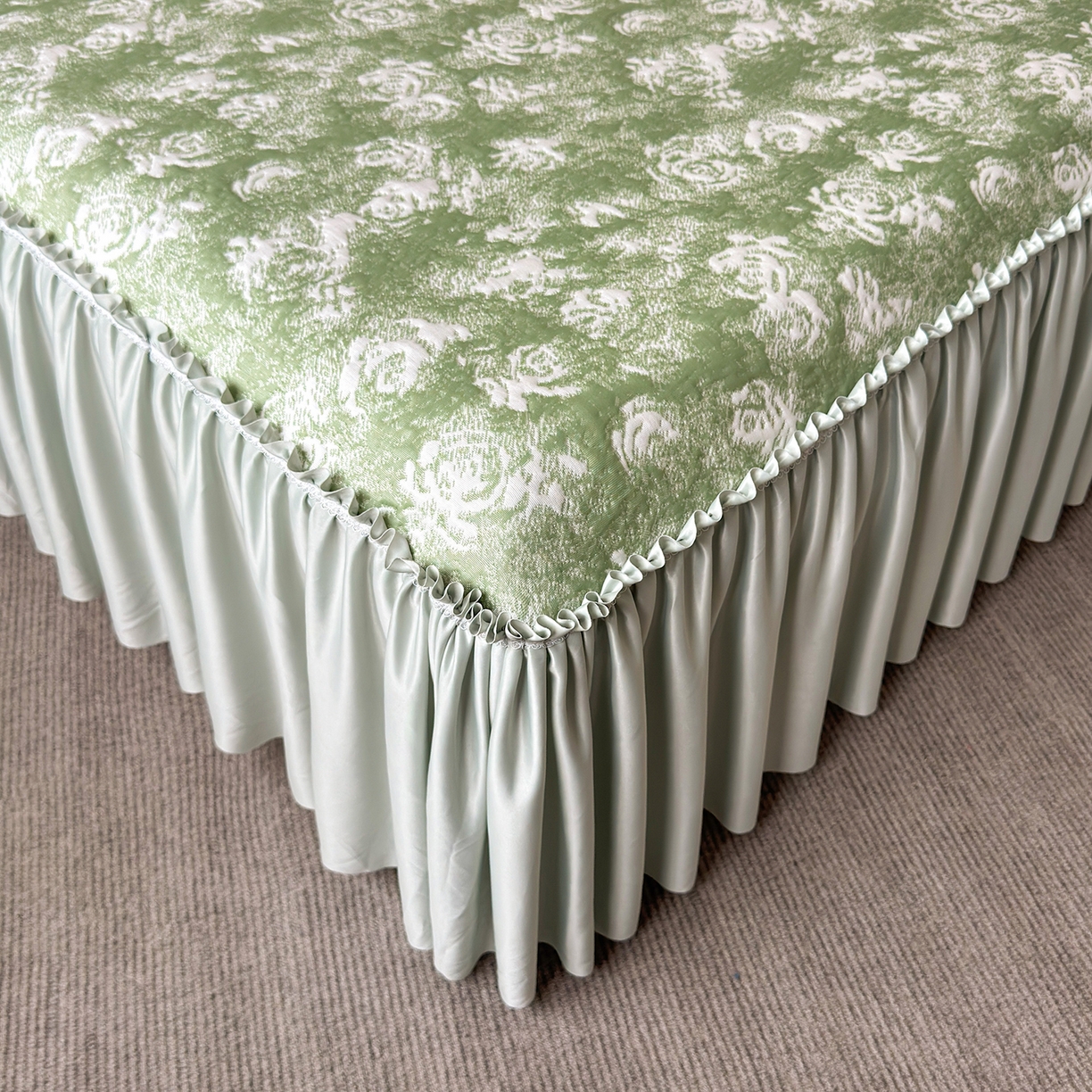 91家纺网 家纺一手货源 找家纺 柔品 2026春夏新款PE中分子床裙款凉席席子-梦里繁花 床裙 梦里繁花 绿