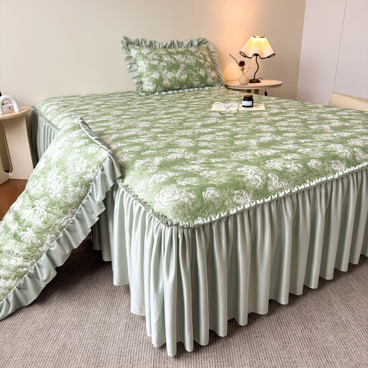 91家纺网 家纺一手货源 找家纺 柔品 2026春夏新款PE中分子床裙款凉席席子-梦里繁花 床裙 梦里繁花 绿