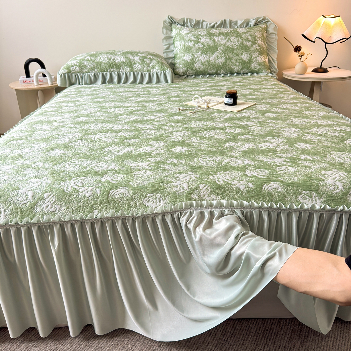 91家纺网 家纺一手货源 找家纺 柔品 2026春夏新款PE中分子床裙款凉席席子-梦里繁花 床裙 梦里繁花 绿