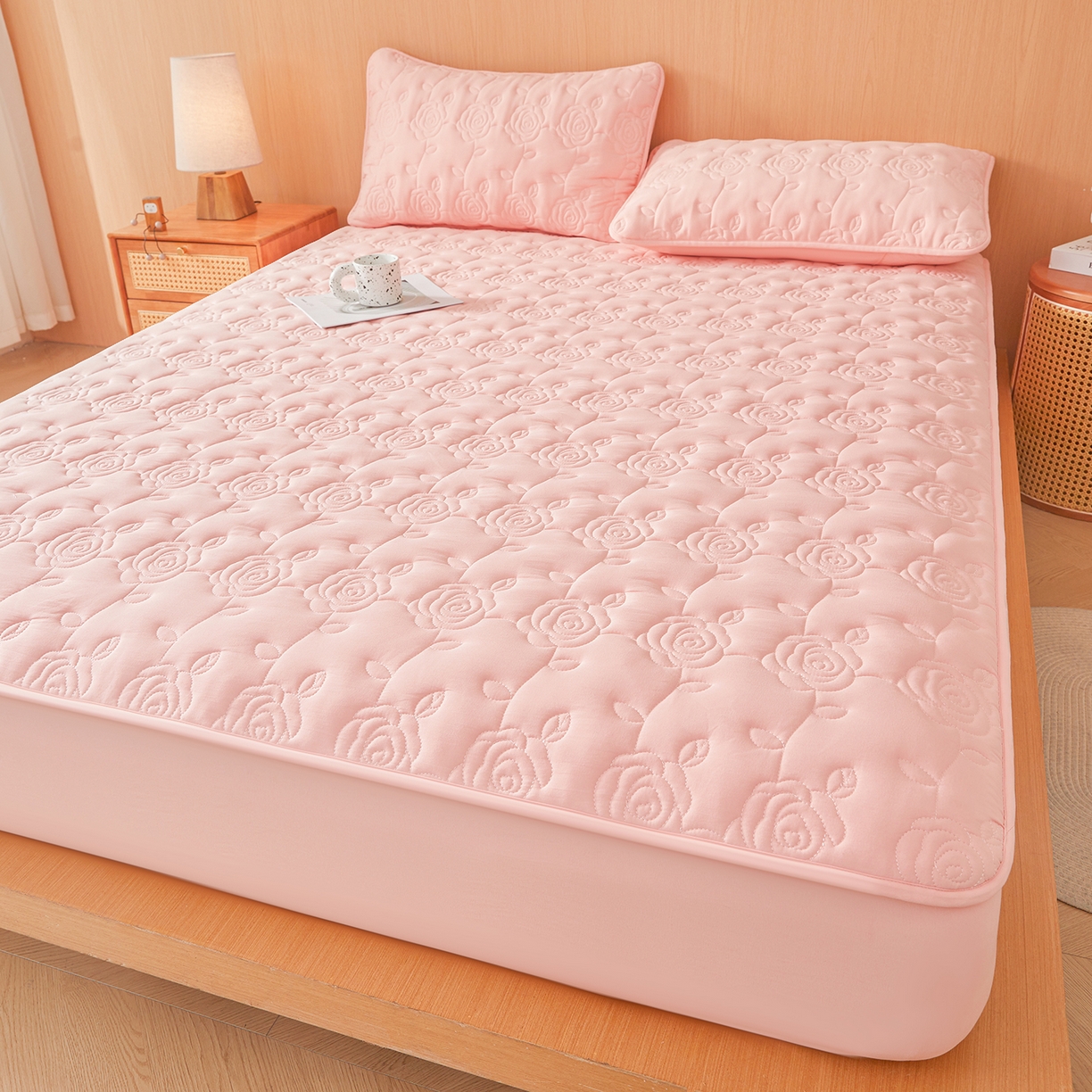 91家纺网 家纺一手货源 找家纺 柔品 2026新款牛奶棉蚕蛹蛋白夹棉单床笠 床笠单件-玫瑰伊人 玫瑰伊人 香粉