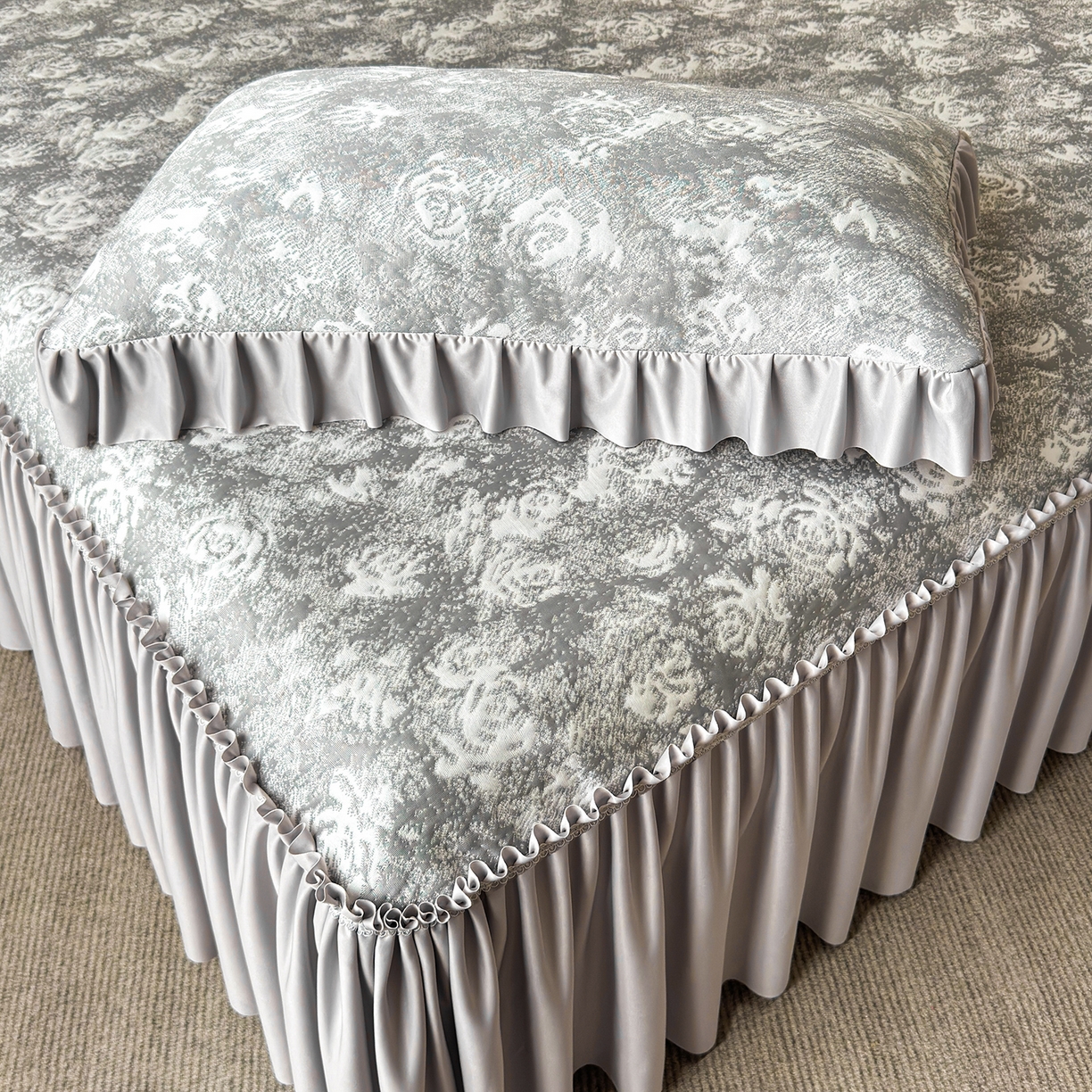 91家纺网 家纺一手货源 找家纺 柔品 2026春夏新款PE中分子床裙款凉席席子-梦里繁花 床裙梦里繁花 灰