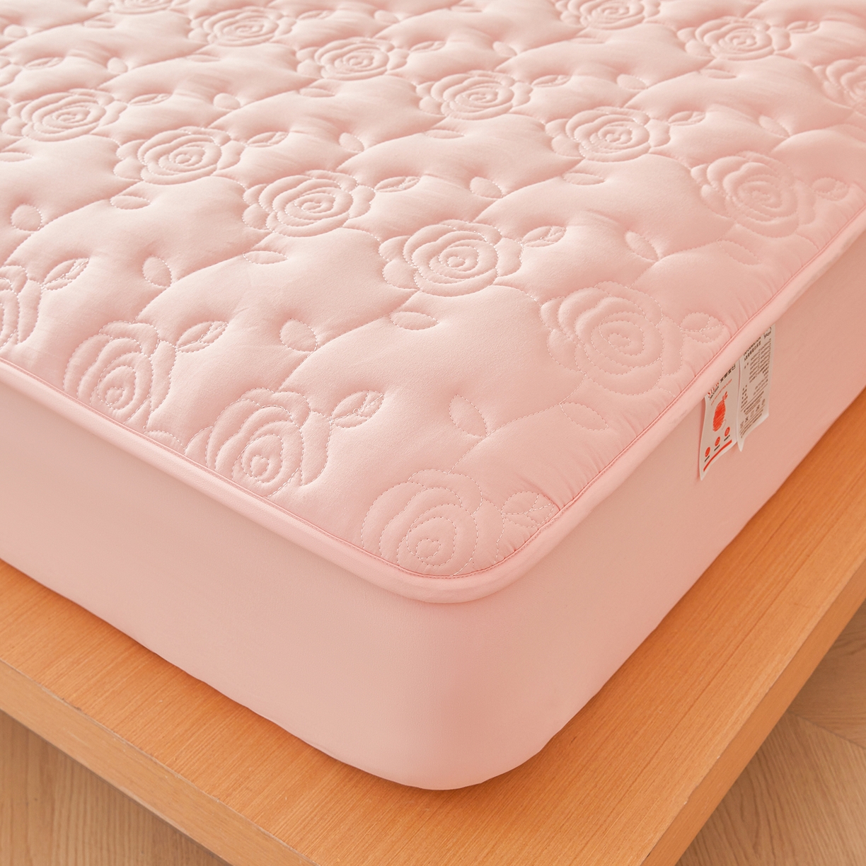 91家纺网 家纺一手货源 找家纺 柔品 2026新款牛奶棉蚕蛹蛋白夹棉单床笠 床笠单件-玫瑰伊人 玫瑰伊人 香粉