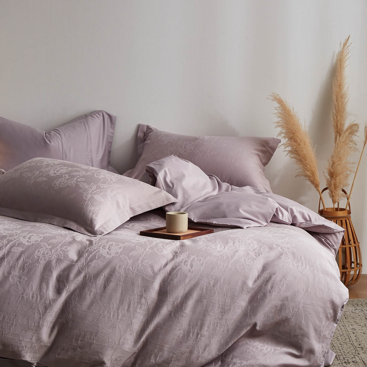 91家纺网 家纺一手货源 找家纺 顾家家居 2026新款AB面全棉厚织提花四件套 芍药-雾紫