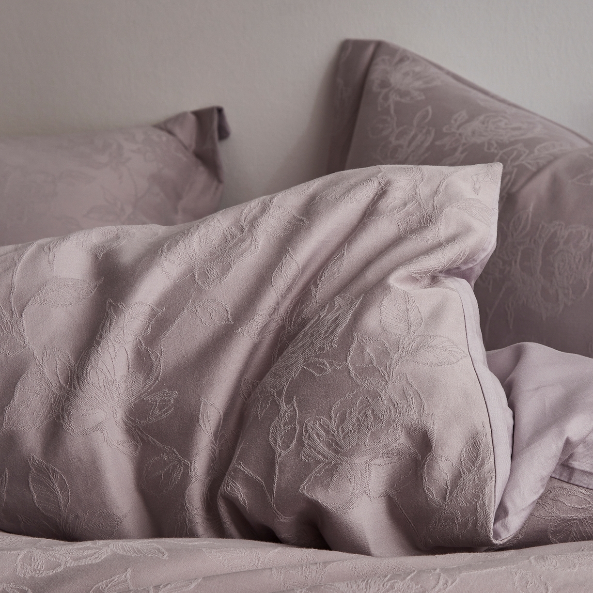 91家纺网 家纺一手货源 找家纺 顾家家居 2026新款AB面全棉厚织提花四件套 芍药-雾紫