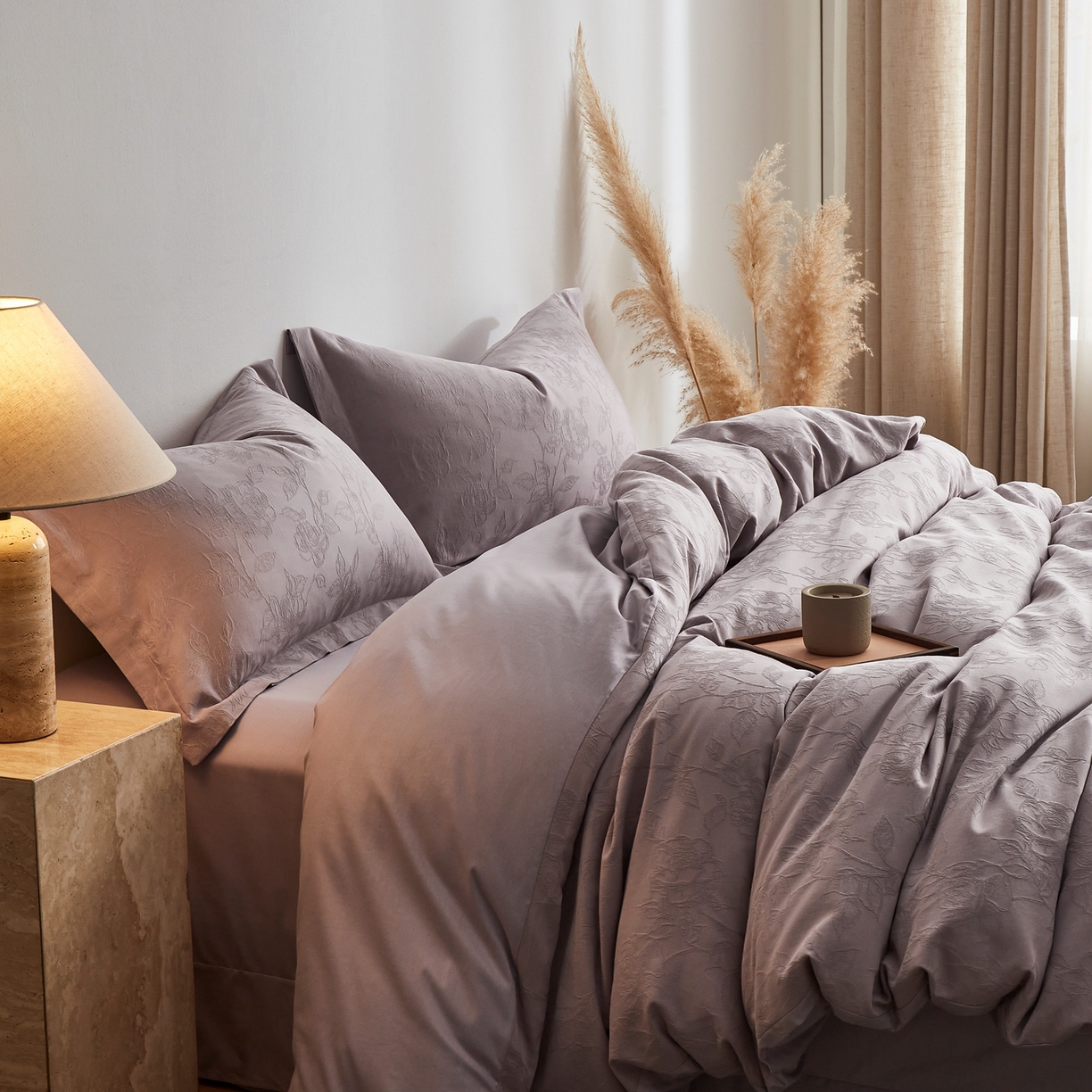 91家纺网 家纺一手货源 找家纺 顾家家居 2026新款AB面全棉厚织提花四件套 芍药-雾紫