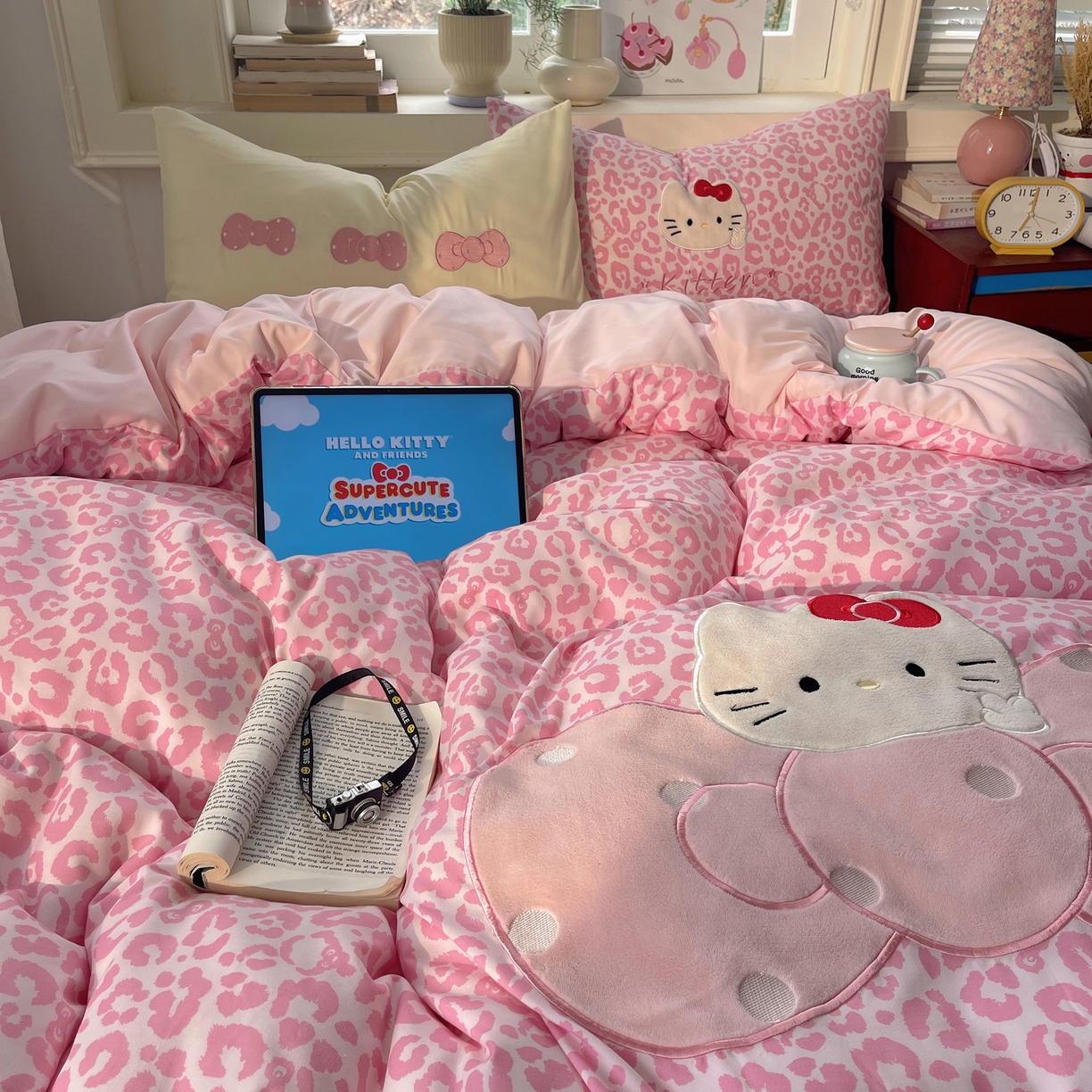 91家纺网 家纺一手货源 找家纺 贝扬思家纺 2026春夏新款云朵贴布绣绣花四件套 粉豹小猫