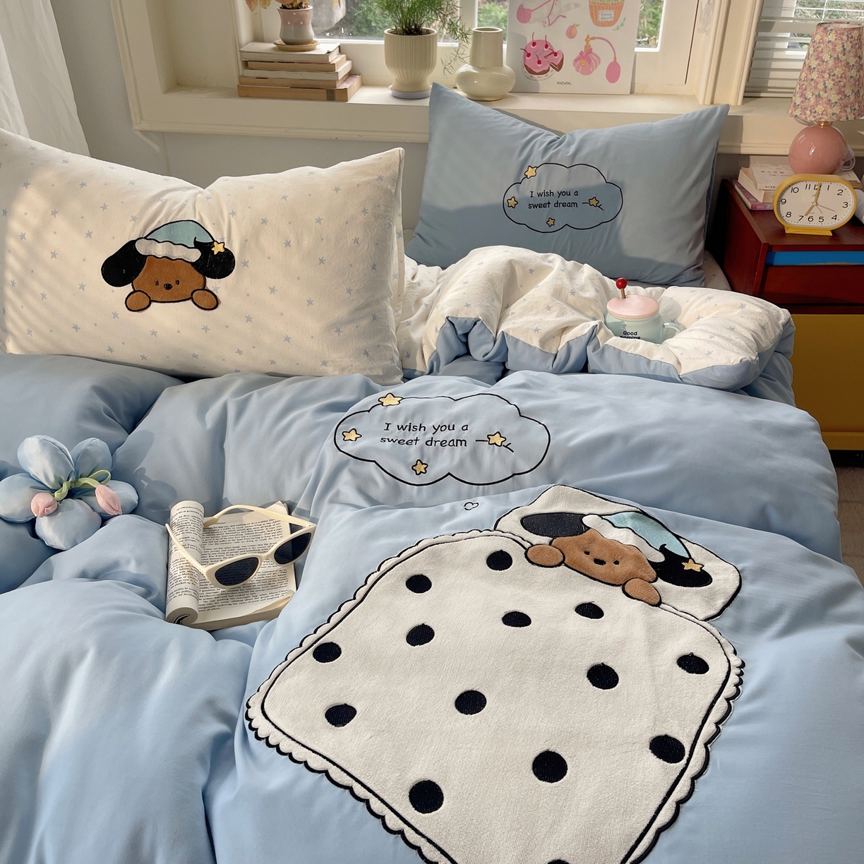 91家纺网 家纺一手货源 找家纺 贝扬思家纺 2026春夏新款云朵贴布绣绣花四件套 好梦小狗