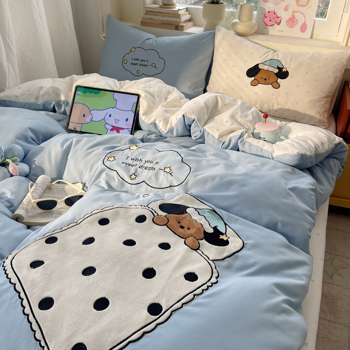 91家纺网 家纺一手货源 找家纺 贝扬思家纺 2026春夏新款云朵贴布绣绣花四件套 好梦小狗