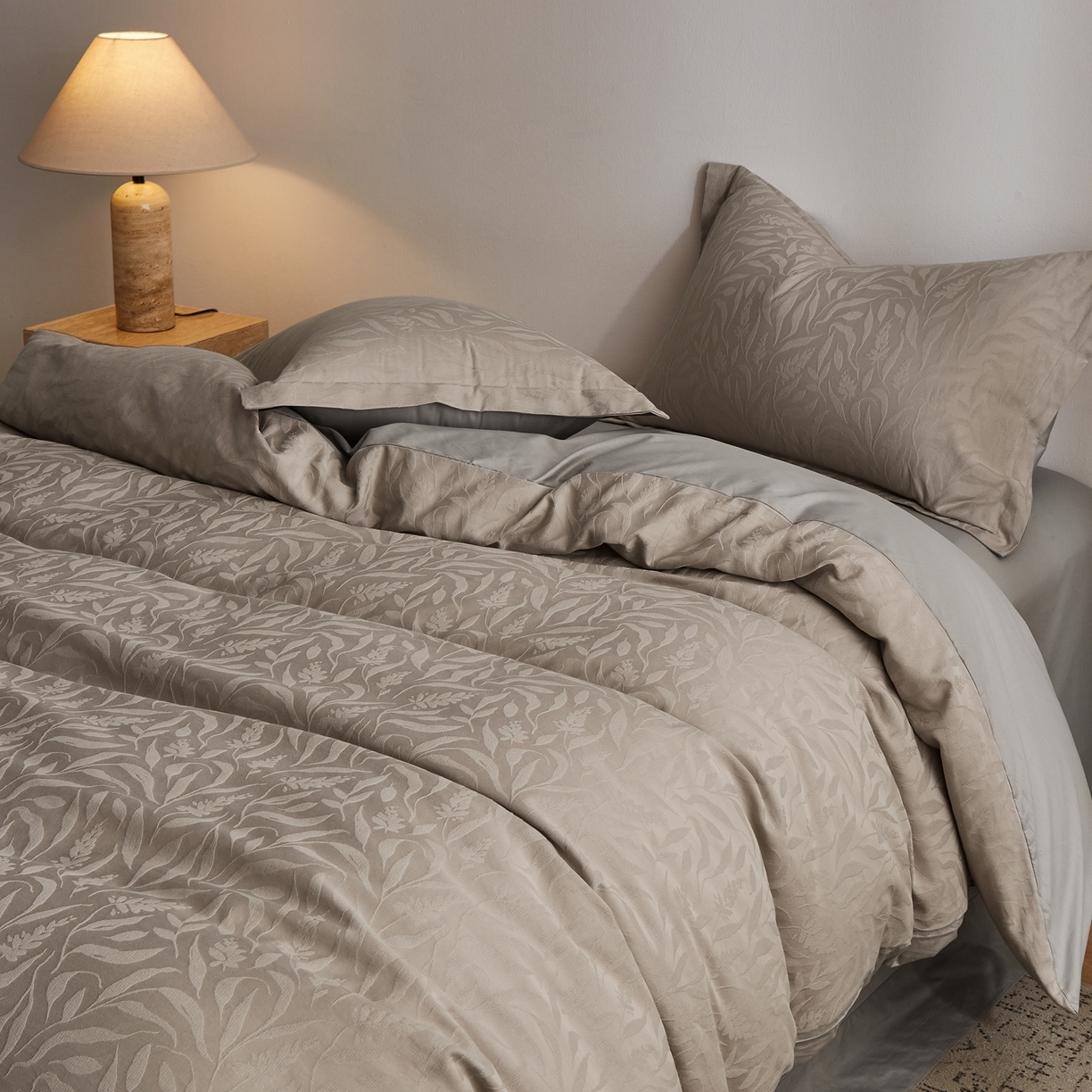 91家纺网 家纺一手货源 找家纺 顾家家居 2026新款AB面全棉厚织提花四件套 叶韵-古茶