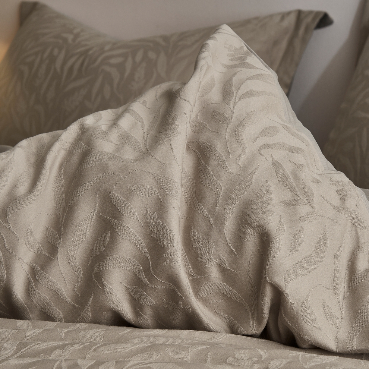 91家纺网 家纺一手货源 找家纺 顾家家居 2026新款AB面全棉厚织提花四件套 叶韵-古茶