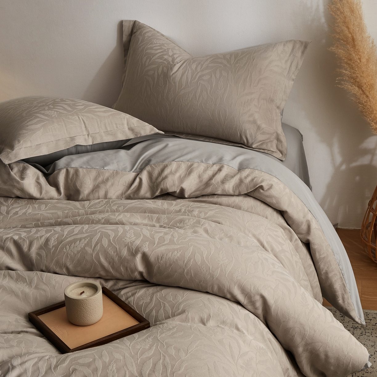 91家纺网 家纺一手货源 找家纺 顾家家居 2026新款AB面全棉厚织提花四件套 叶韵-古茶