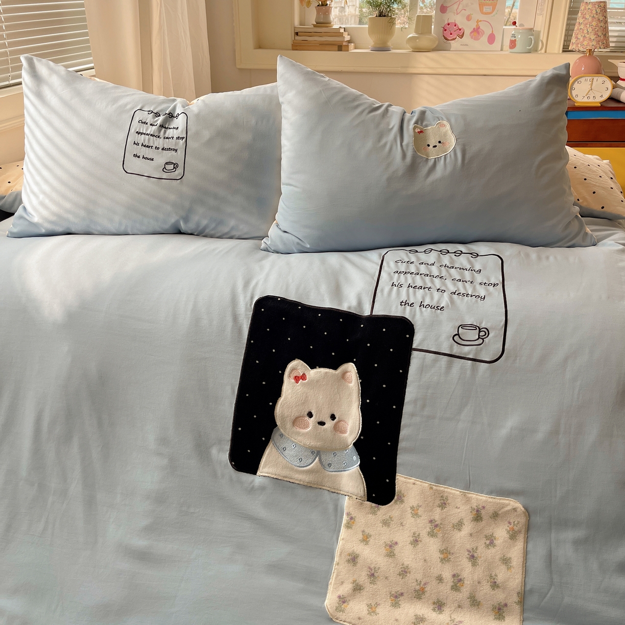 91家纺网 家纺一手货源 找家纺 贝扬思家纺 2026春夏新款云朵贴布绣绣花四件套 块块狗