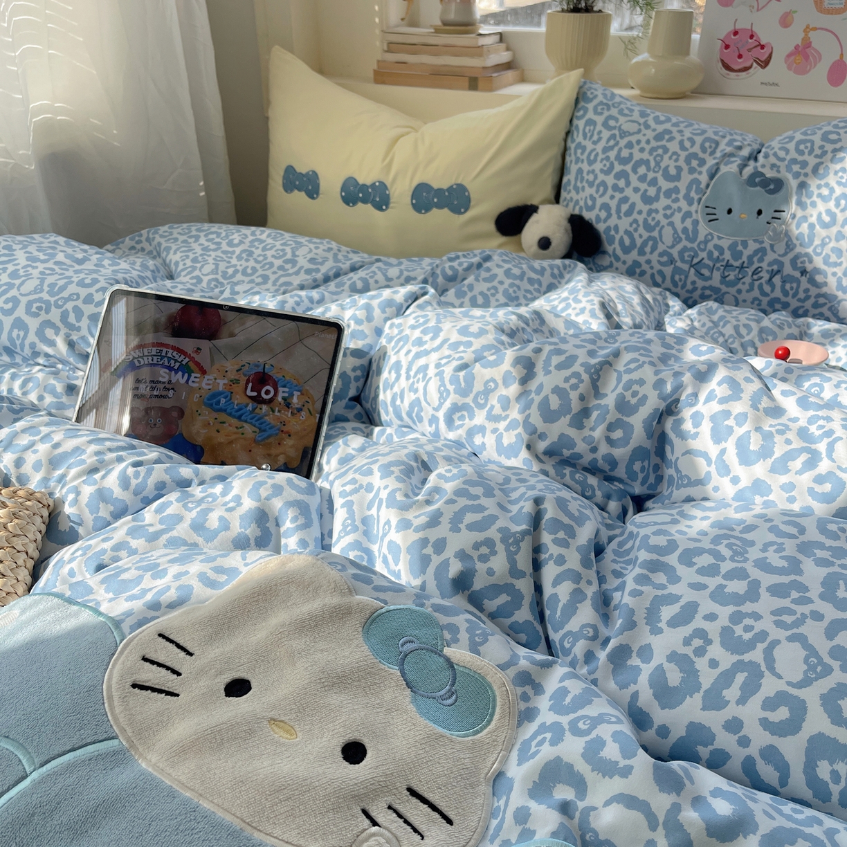 91家纺网 家纺一手货源 找家纺 贝扬思家纺 2026春夏新款云朵贴布绣绣花四件套 蓝豹猫咪