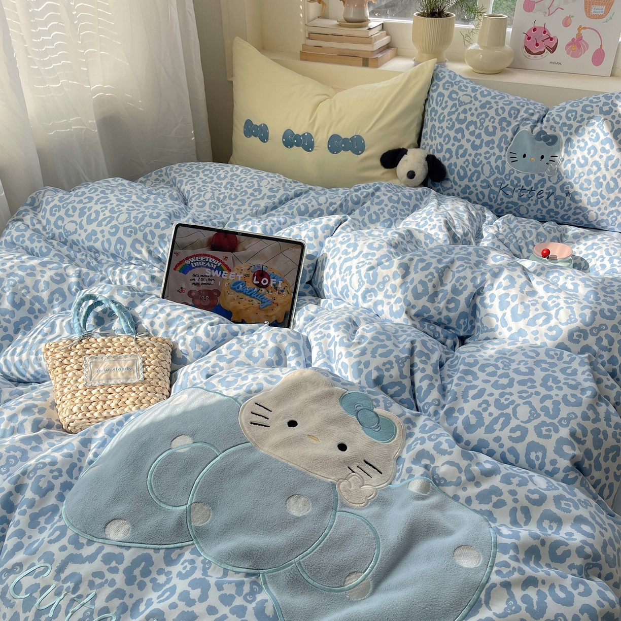 91家纺网 家纺一手货源 找家纺 贝扬思家纺 2026春夏新款云朵贴布绣绣花四件套 蓝豹猫咪