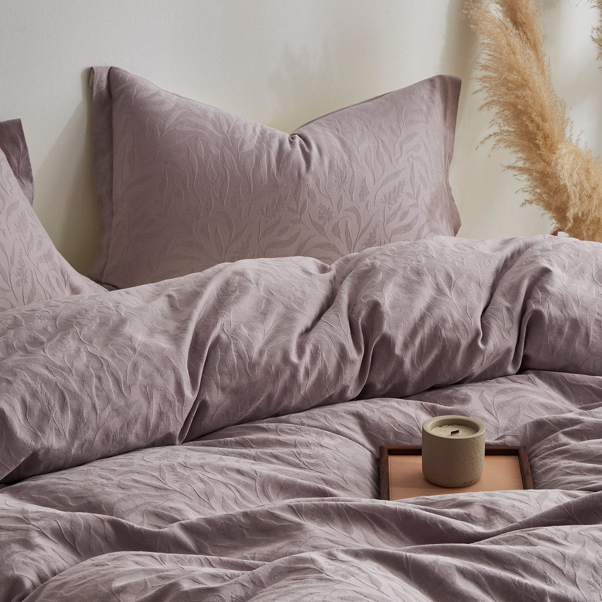 91家纺网 家纺一手货源 找家纺 顾家家居 2026新款AB面全棉厚织提花四件套 叶韵-雾紫