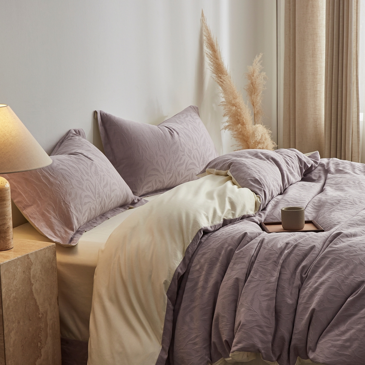 91家纺网 家纺一手货源 找家纺 顾家家居 2026新款AB面全棉厚织提花四件套 叶韵-雾紫