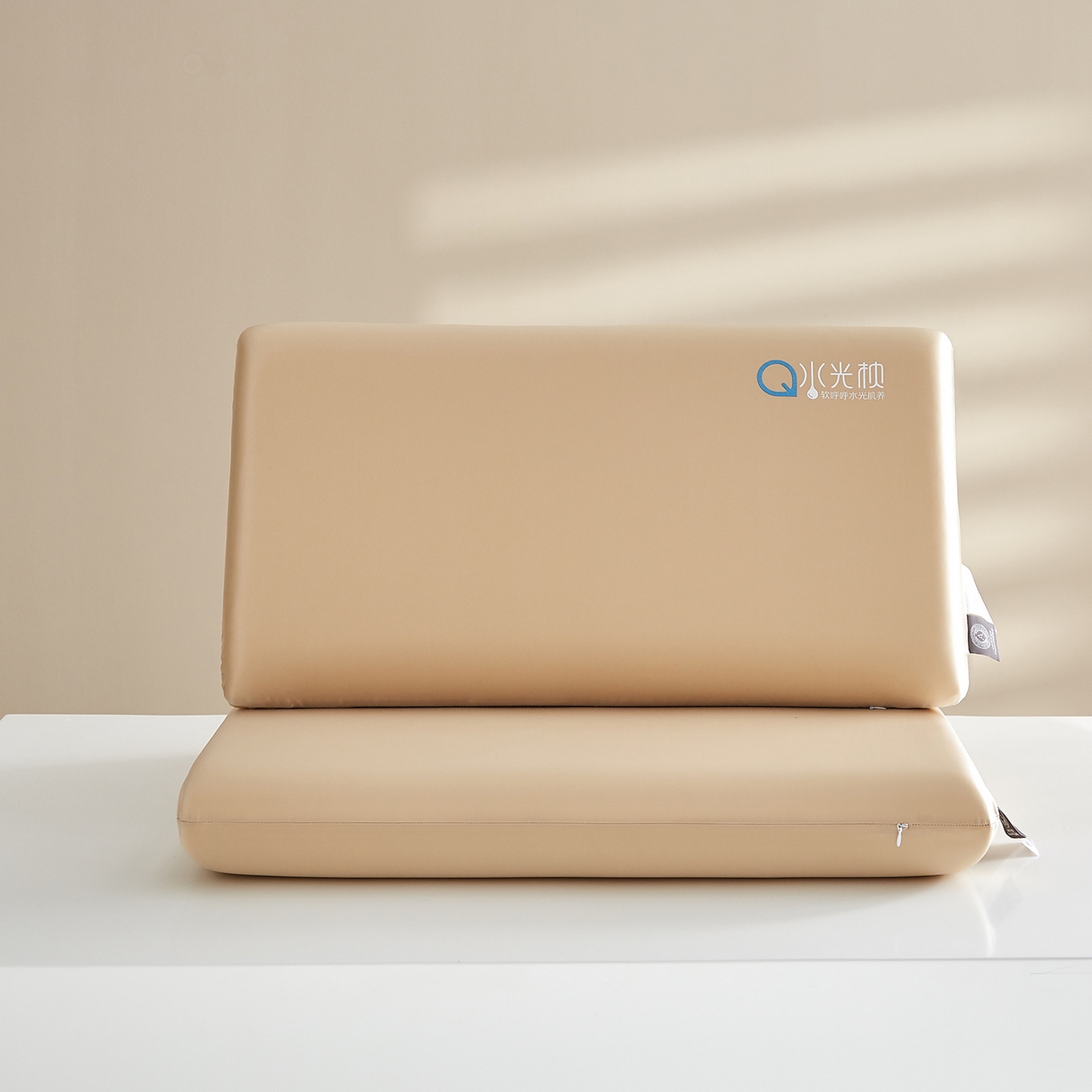 91家纺网 家纺一手货源 找家纺 （总）云梦枕居 2026新款零压助眠深睡水光枕慢回弹记忆枕头枕芯 酒店面包枕