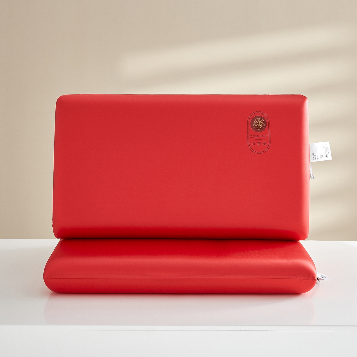 91家纺网 家纺一手货源 找家纺 云梦枕居 2026新款零压助眠深睡水光枕慢回弹记忆枕头枕芯 酒店面包枕 雅致红