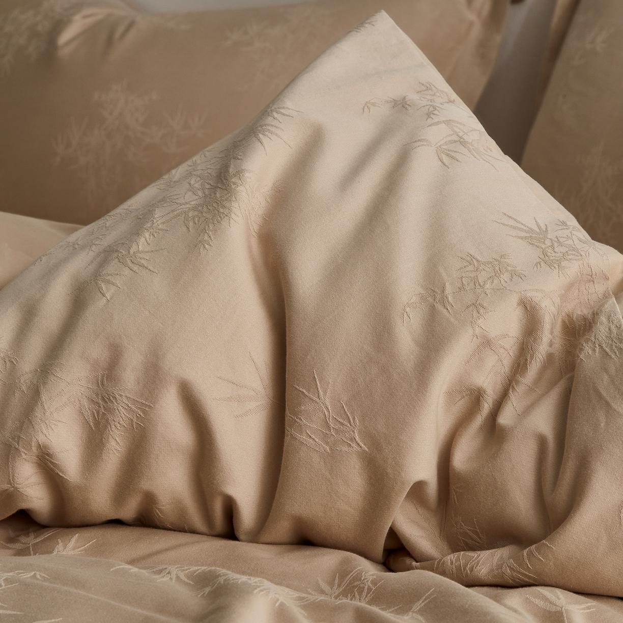 91家纺网 家纺一手货源 找家纺 顾家家居 2026新款AB面全棉厚织提花四件套 竹沁- 芸黄