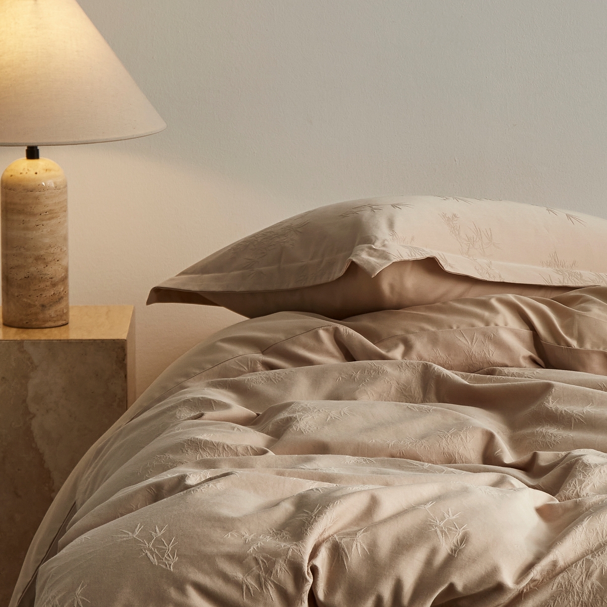 91家纺网 家纺一手货源 找家纺 顾家家居 2026新款AB面全棉厚织提花四件套 竹沁- 芸黄