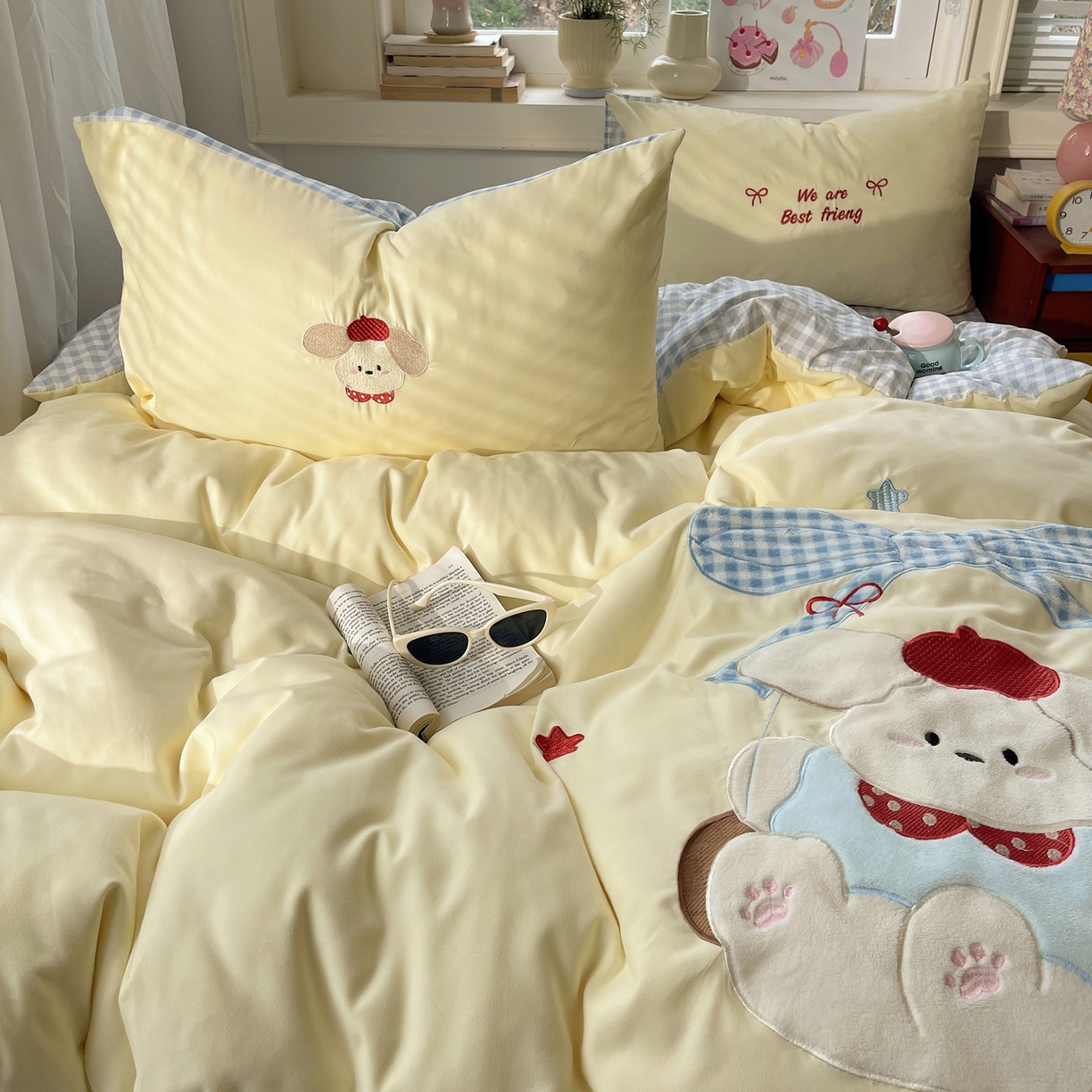 91家纺网 家纺一手货源 找家纺 贝扬思家纺 2026春夏新款云朵贴布绣绣花四件套 秋千小白