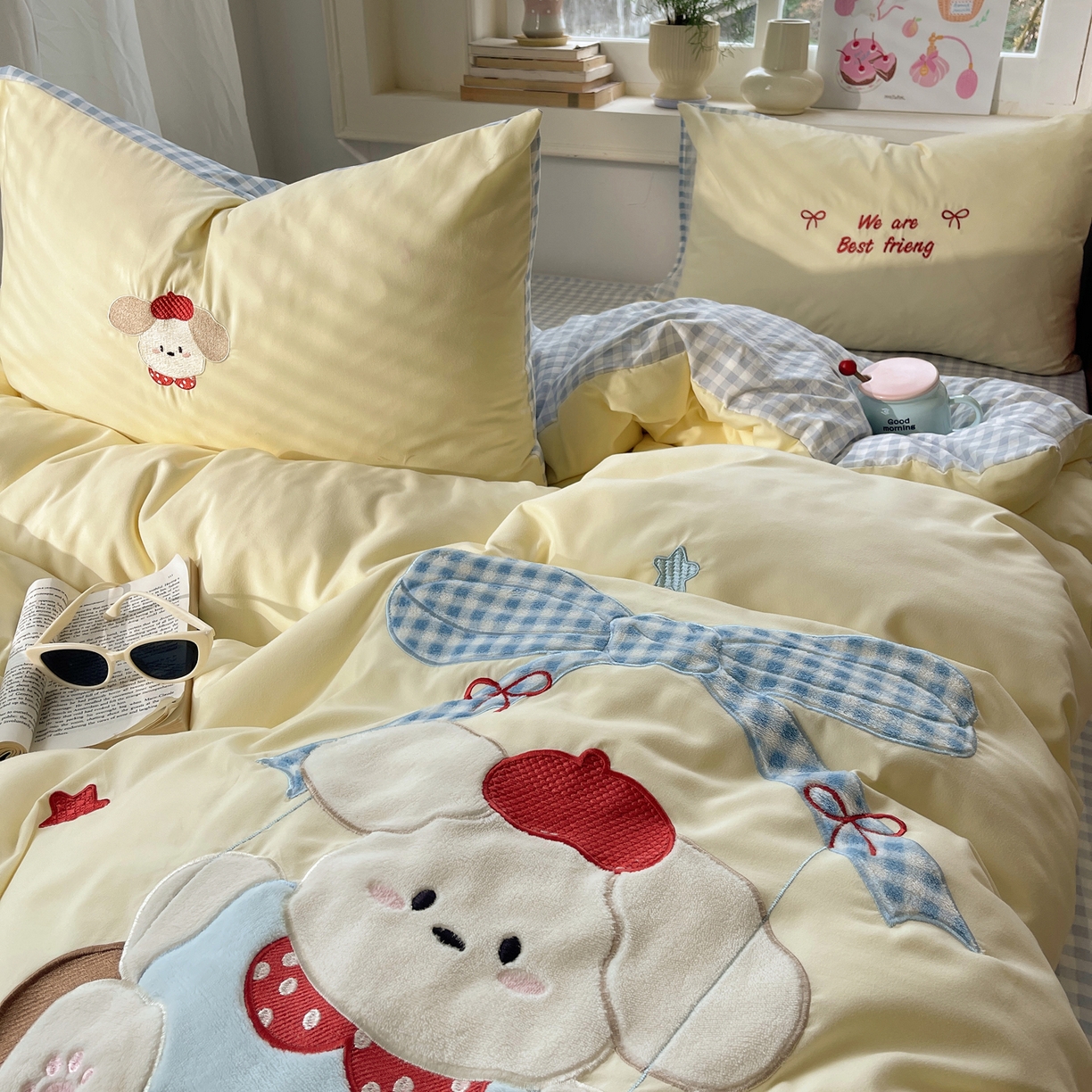 91家纺网 家纺一手货源 找家纺 贝扬思家纺 2026春夏新款云朵贴布绣绣花四件套 秋千小白