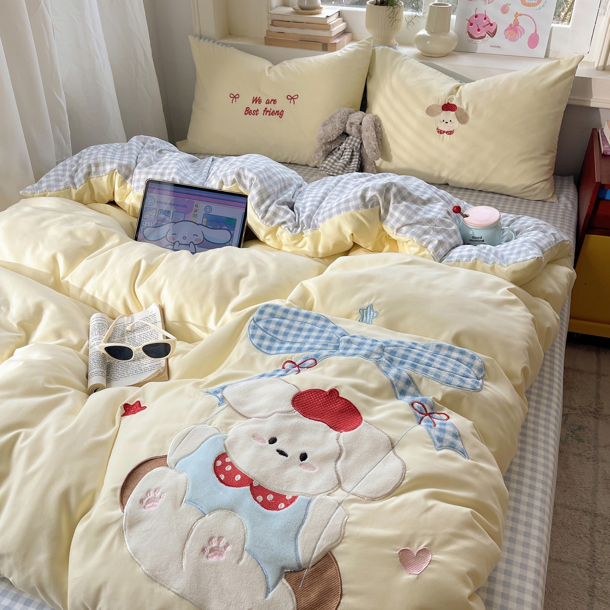 91家纺网 家纺一手货源 找家纺 贝扬思家纺 2026春夏新款云朵贴布绣绣花四件套 秋千小白