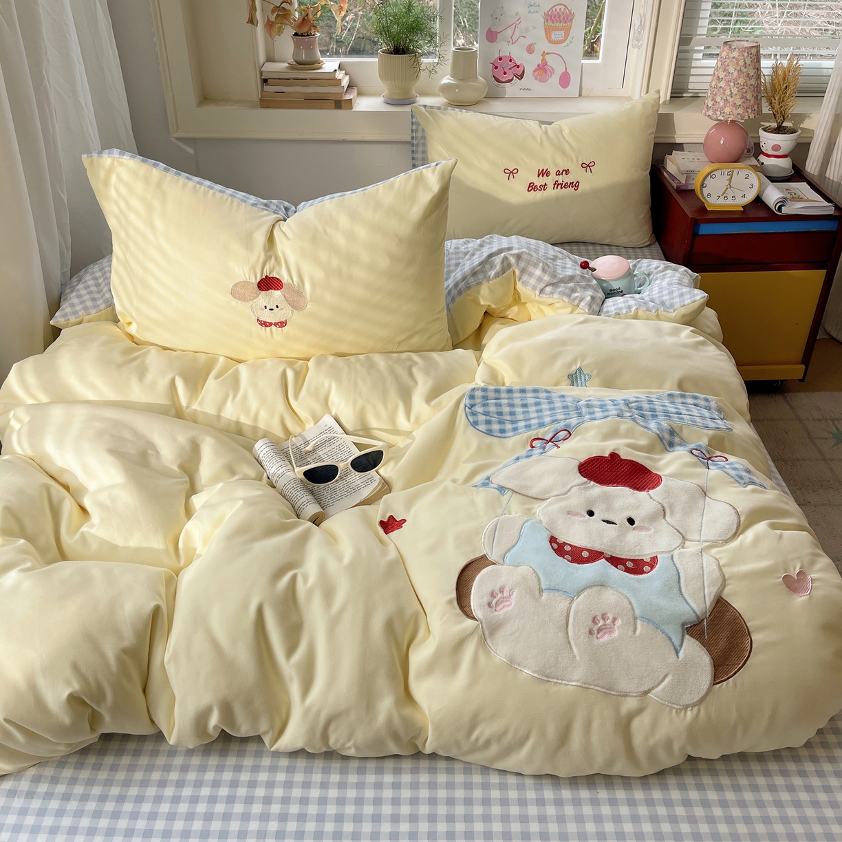 91家纺网 家纺一手货源 找家纺 贝扬思家纺 2026春夏新款云朵贴布绣绣花四件套 秋千小白