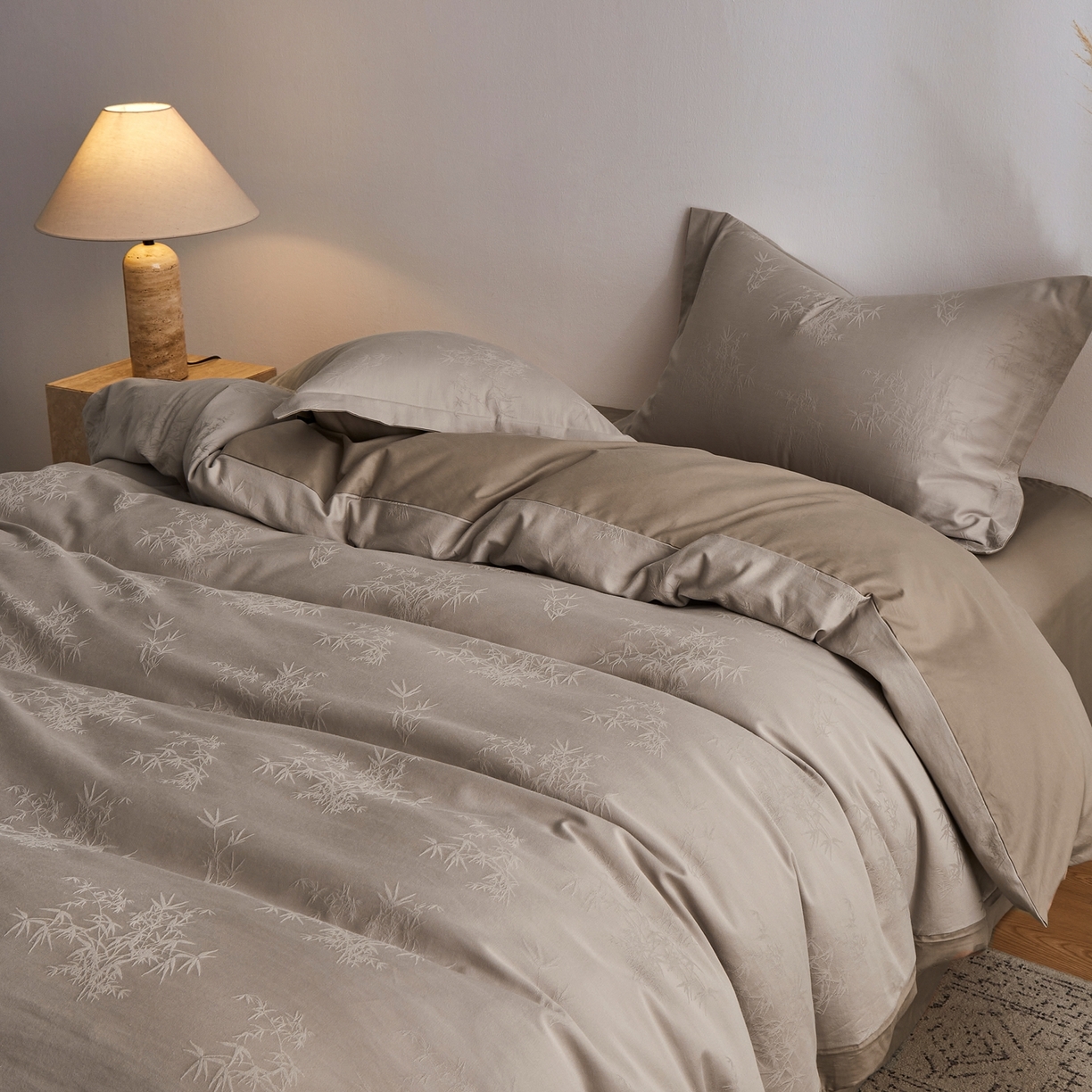 91家纺网 家纺一手货源 找家纺 顾家家居 2026新款AB面全棉厚织提花四件套 竹沁-古茶