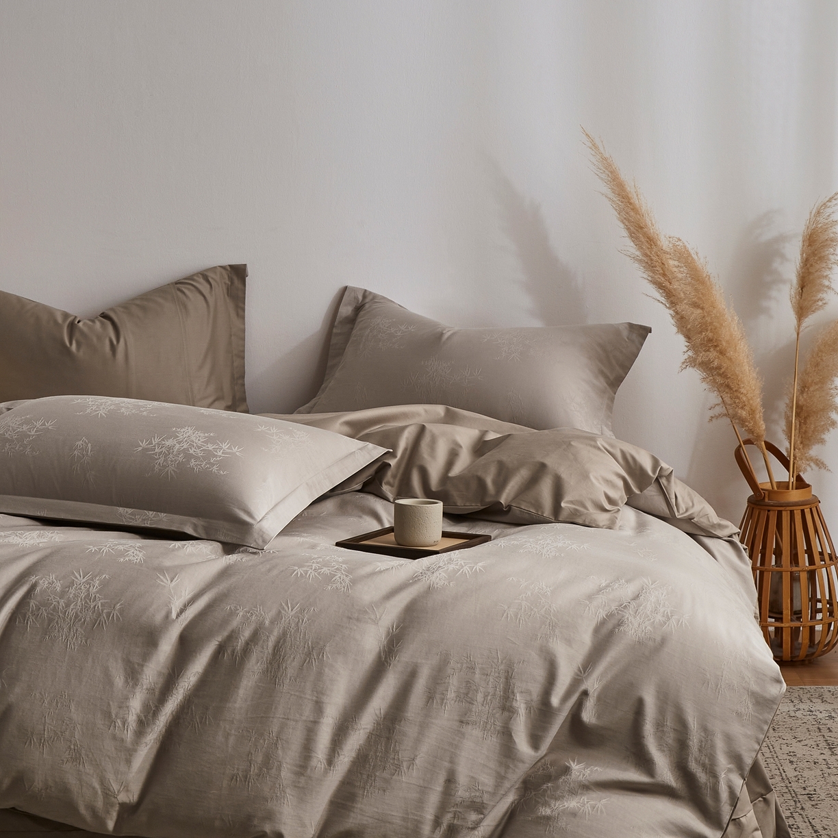 91家纺网 家纺一手货源 找家纺 顾家家居 2026新款AB面全棉厚织提花四件套 竹沁-古茶