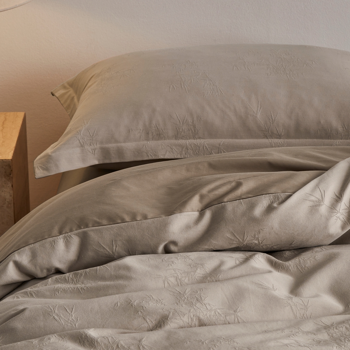 91家纺网 家纺一手货源 找家纺 顾家家居 2026新款AB面全棉厚织提花四件套 竹沁-古茶