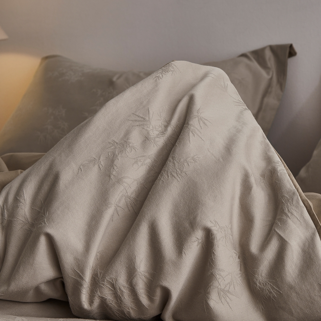 91家纺网 家纺一手货源 找家纺 顾家家居 2026新款AB面全棉厚织提花四件套 竹沁-古茶