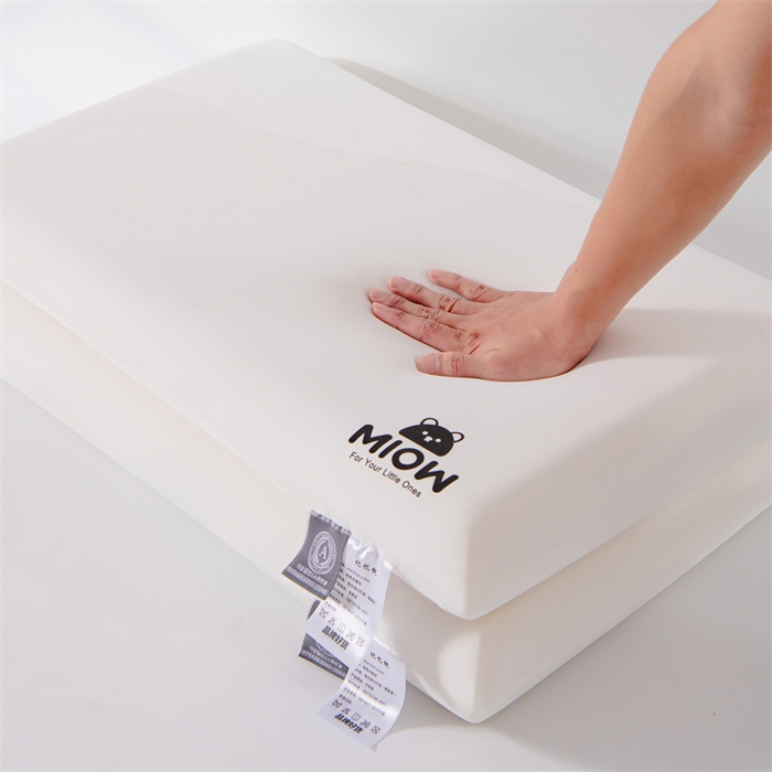 91家纺网 家纺一手货源 找家纺 云梦枕居 2026新款儿童成人太空小熊记忆棉慢回弹枕头枕芯 白色