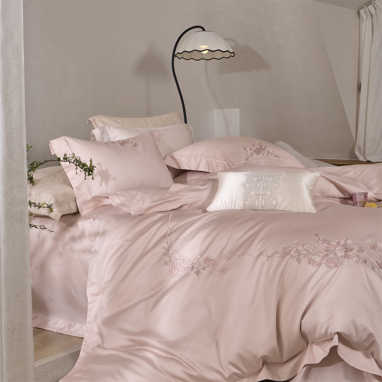 91家纺网 家纺一手货源 找家纺 玖玖爱家纺 2026新款160支奢织黄金长绒棉四件套-安娜花园 安娜花园-木槿粉