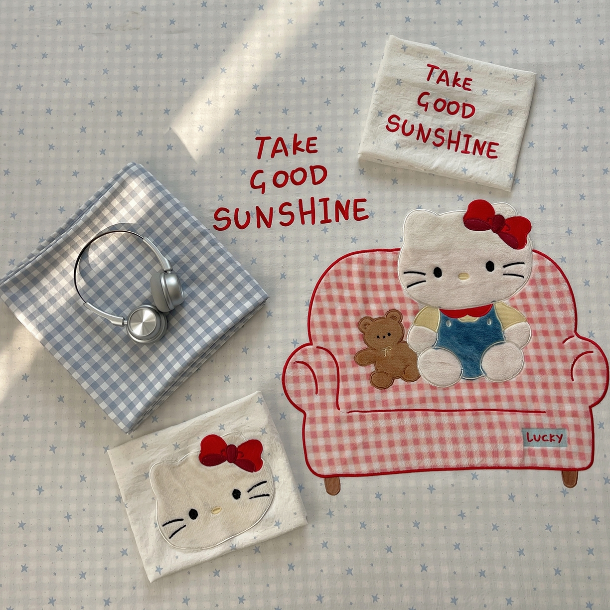 91家纺网 家纺一手货源 找家纺 贝扬思家纺 2026春夏新款云朵贴布绣绣花四件套 沙发粉猫