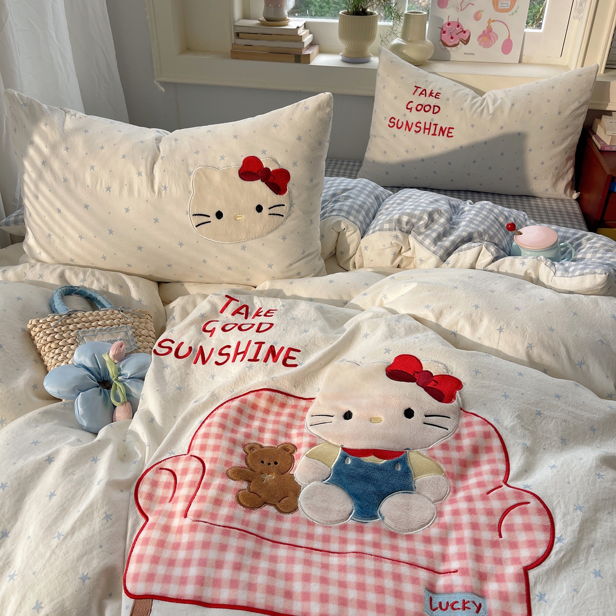 91家纺网 家纺一手货源 找家纺 贝扬思家纺 2026春夏新款云朵贴布绣绣花四件套 沙发粉猫