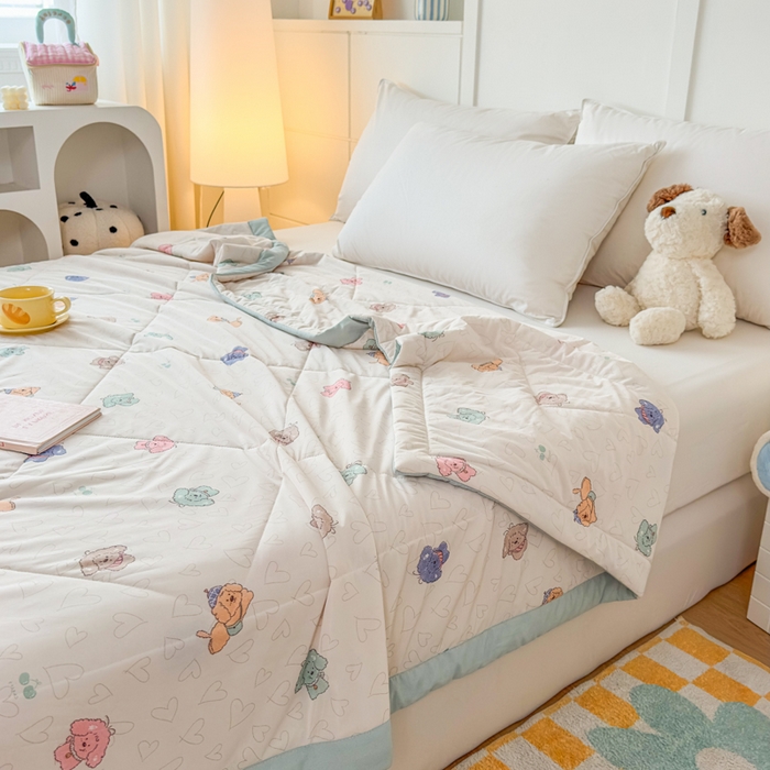 91家纺网 家纺一手货源 找家纺 帕拉美拉 2026新款A类印花冰凉丝凉感丝手包大宽边夏被 彩虹奶狗