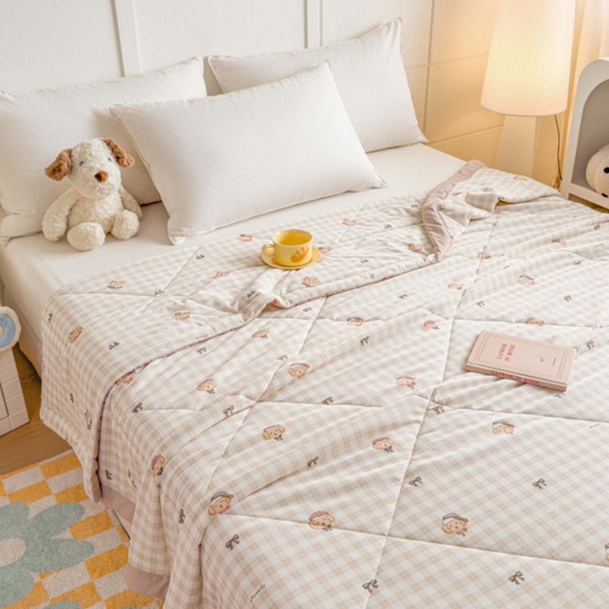 91家纺网 家纺一手货源 找家纺 帕拉美拉 2026新款A类印花冰凉丝凉感丝手包大宽边夏被 格纹乖乖狗